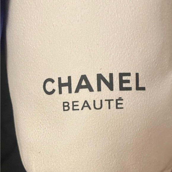 NEW Chanel Beauté cream Travel throw blanket - Picture 7 of 9